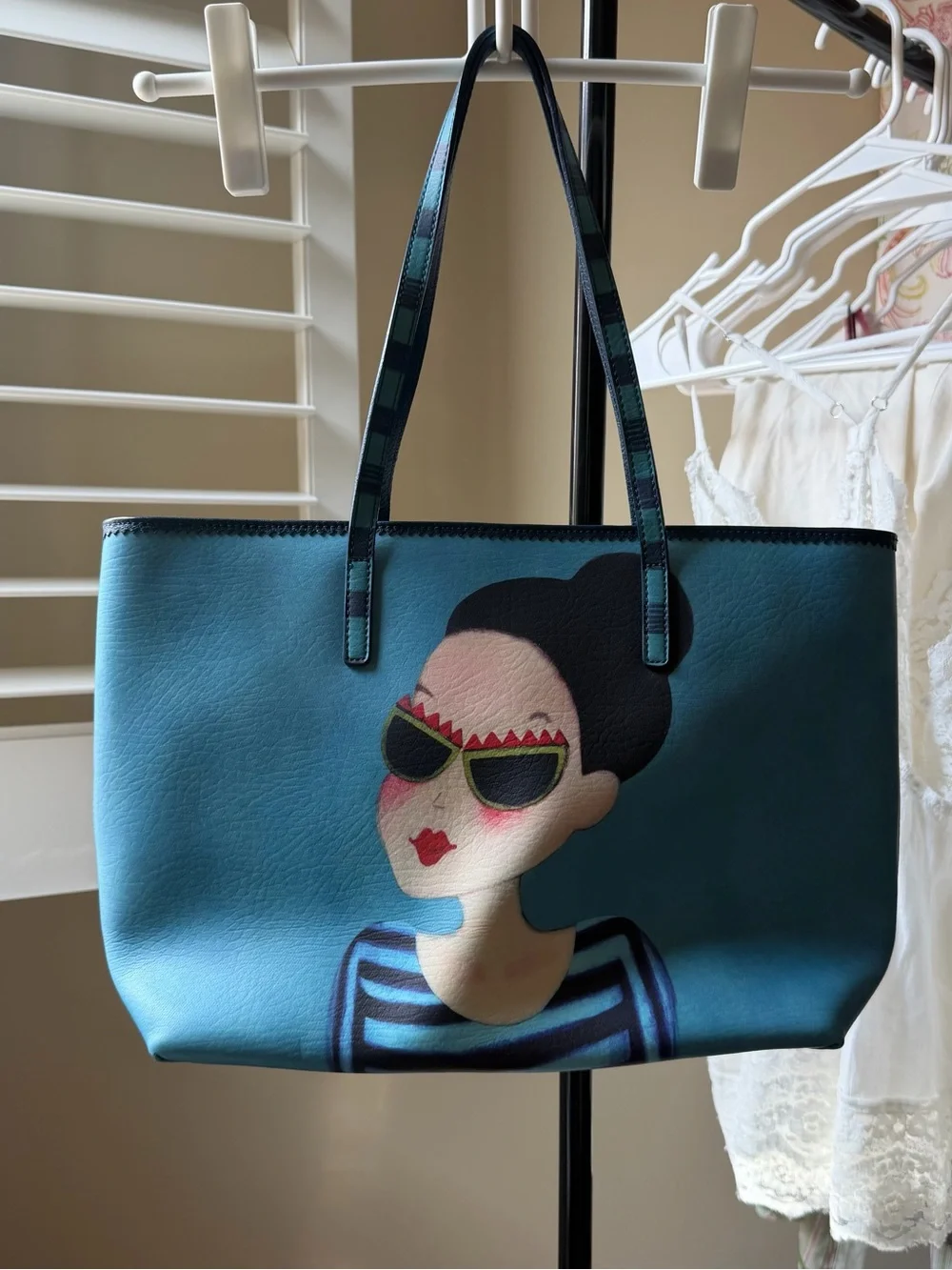 🎨 Youk Shim Won Blue Art Tote Bag